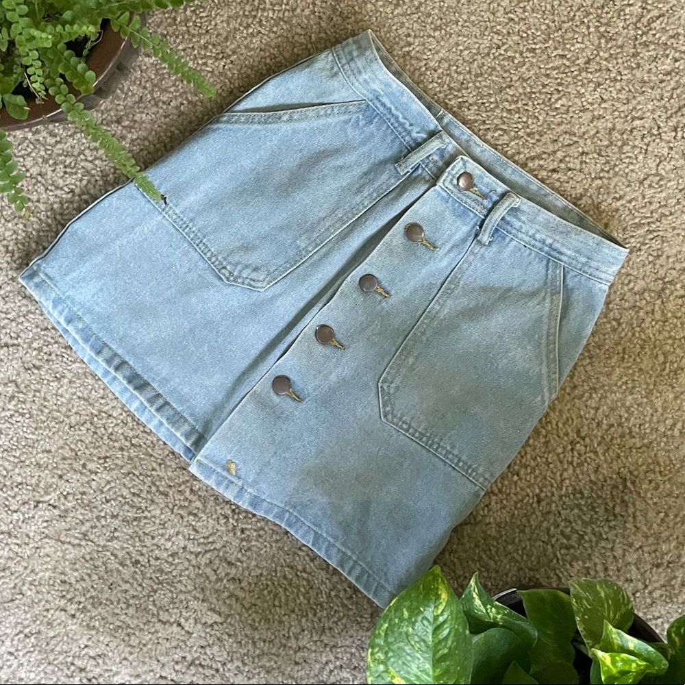 H&M DENIM BUTTON UP SKIRT WITH DEEP POCKETS